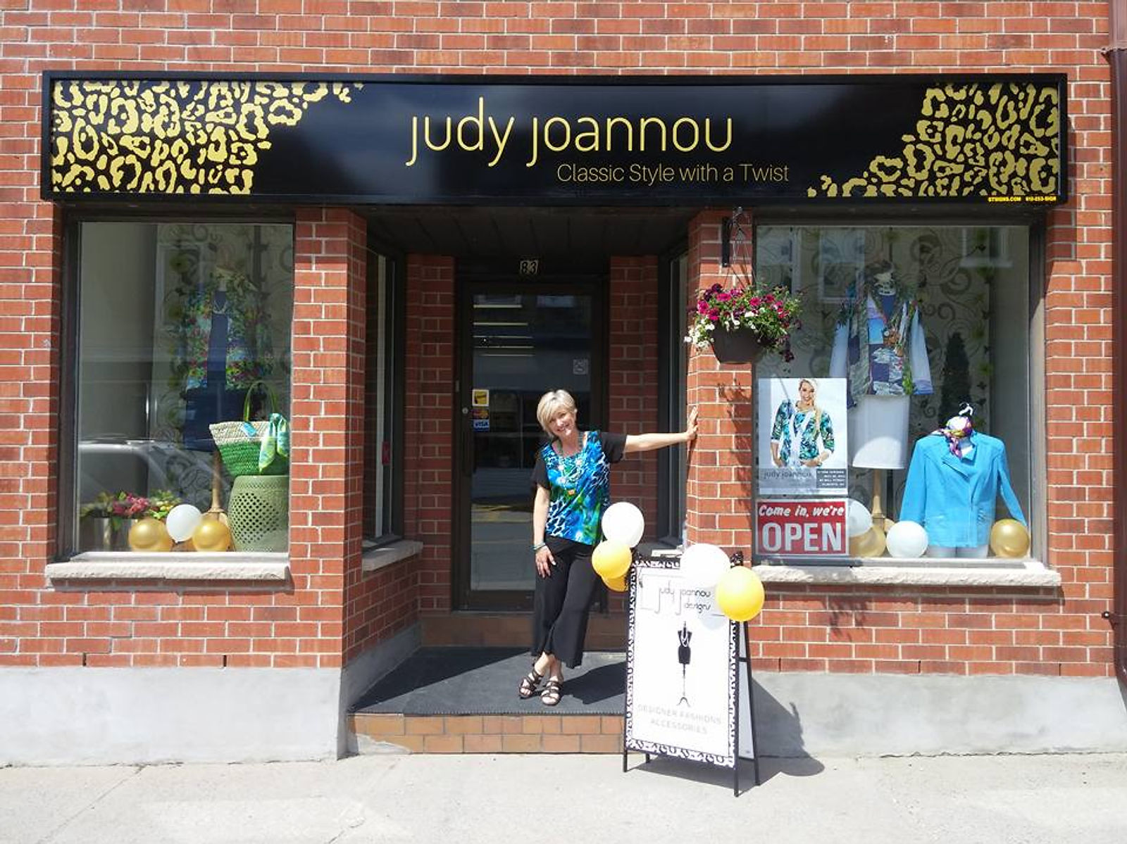 Almonte Store Front.jpg