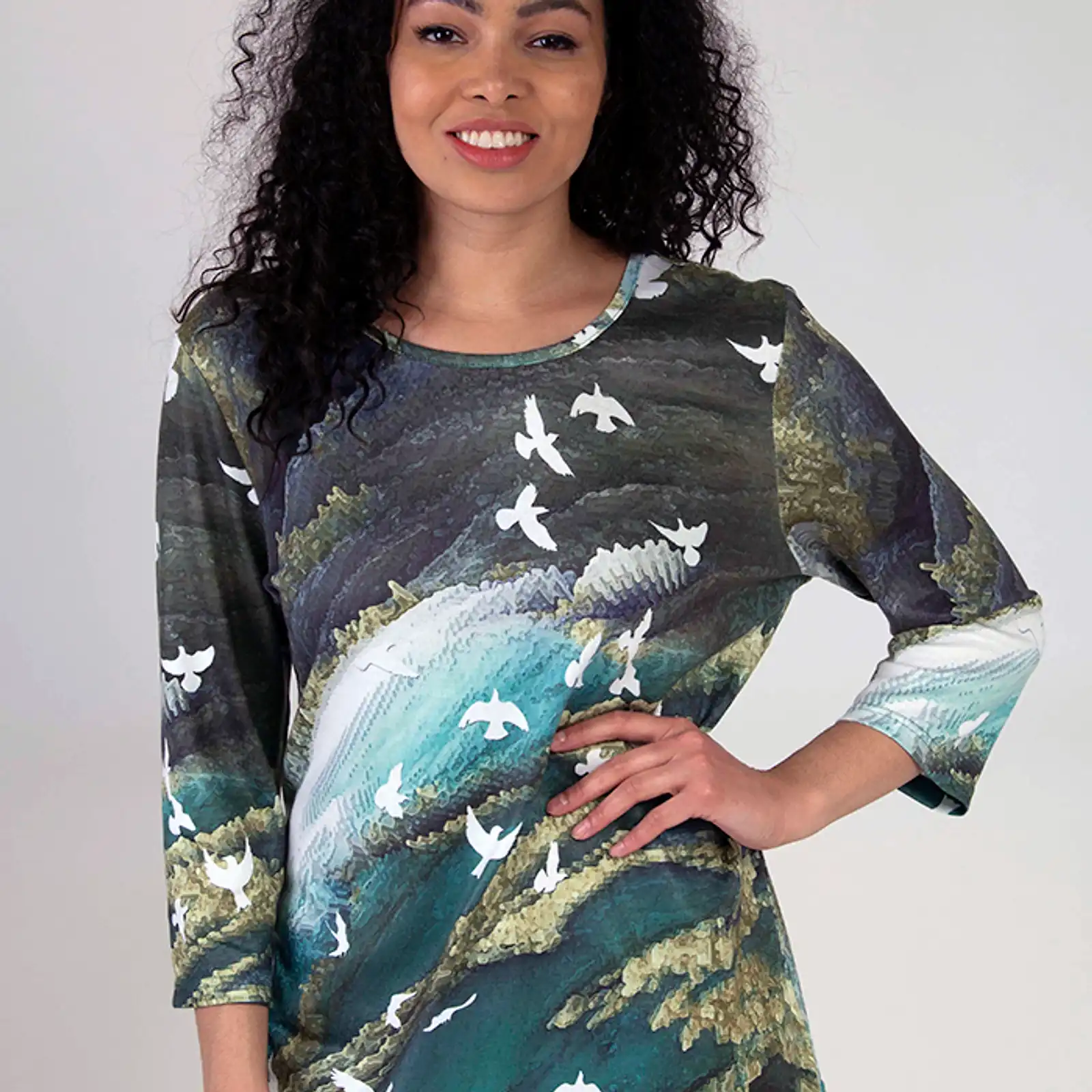 Thumbnail: Fresh FX White Doves 3/4 Sleeve Top 1FB541424C